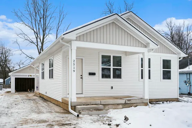 $2,200 | 2519 Logan Avenue, Kalamazoo, MI 49008