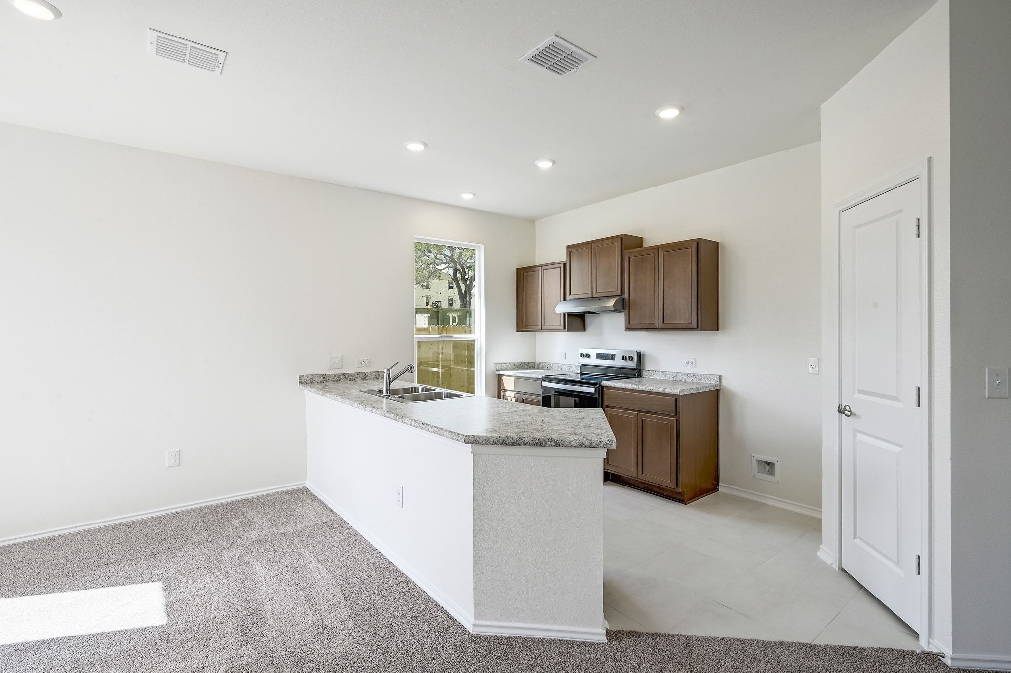 12113 Cantabria Road Austin, TX 78748 - Photo 9 of 20