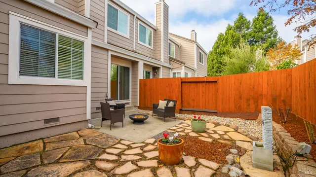$649,900 | 1714 Zinfandel Drive, Petaluma, CA 94954