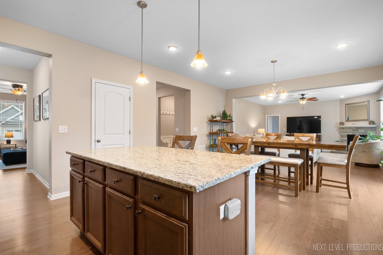 4342 Rudyard Kipling Road Elgin, IL 60124 - Photo 11 of 32