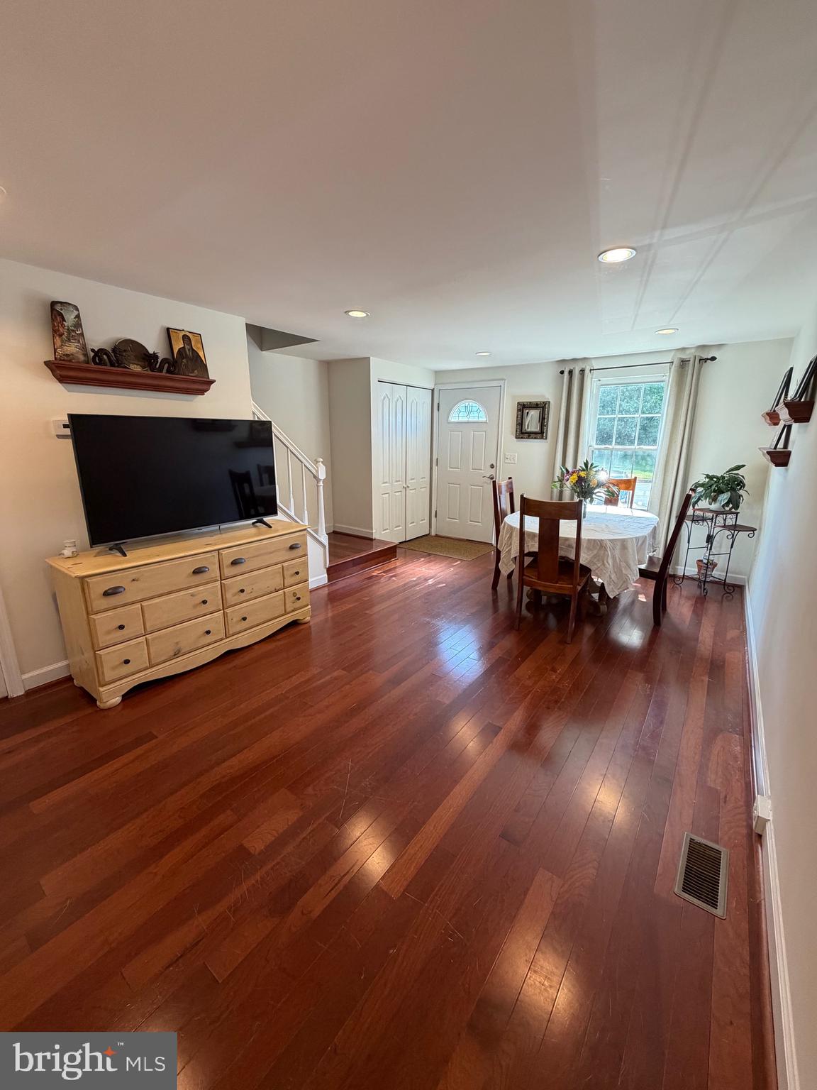 5 Alden Court Sterling, VA 20165 - Photo 4 of 21