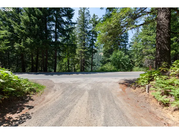 $349,000 | 3765 Dee Highway, Hood River, OR 97031