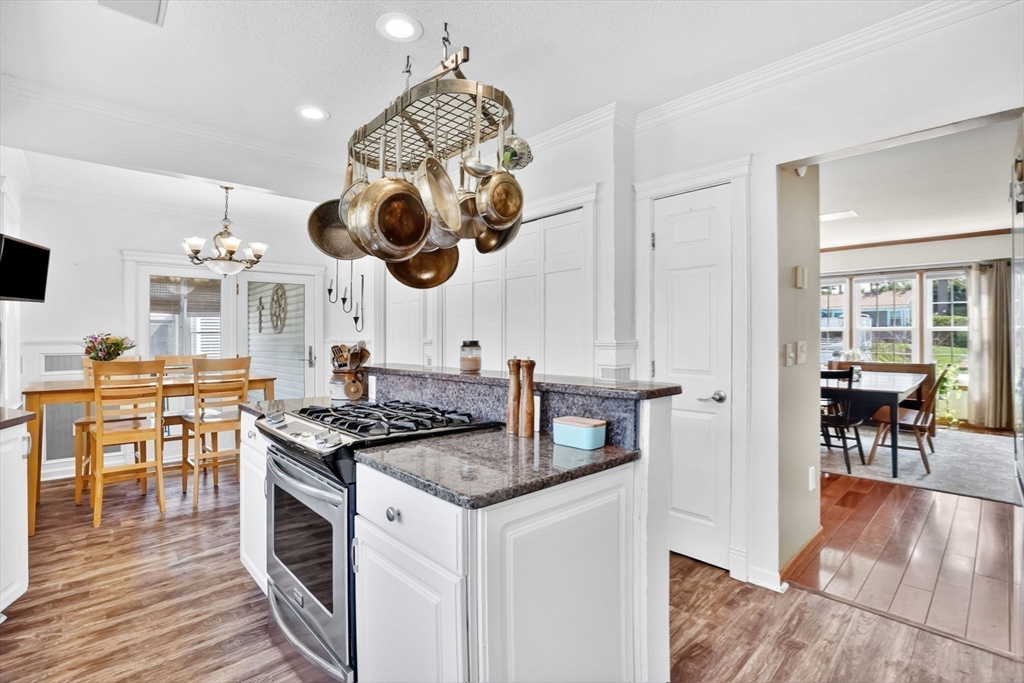 1542 South Branch Parkway Springfield, MA 01129 - Photo 11 of 42