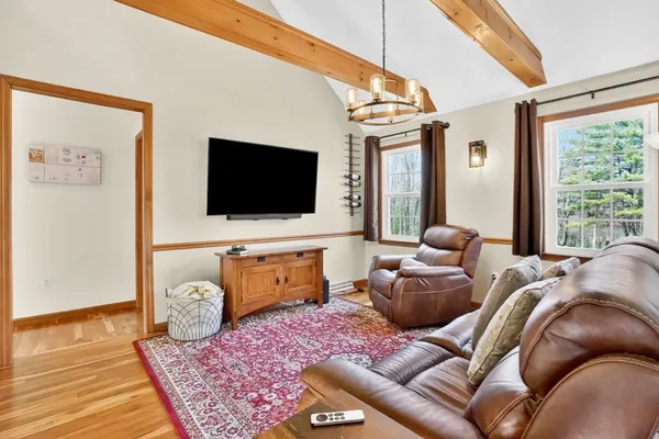 $549,000 | 1542 South Branch Parkway, Springfield, MA 01129