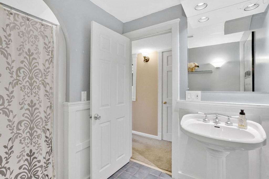 1542 South Branch Parkway Springfield, MA 01129 - Photo 29 of 42