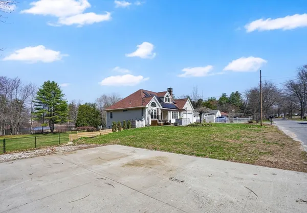 $549,000 | 1542 South Branch Parkway, Springfield, MA 01129