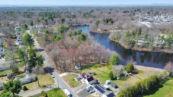 $549,000 | 1542 South Branch Parkway, Springfield, MA 01129