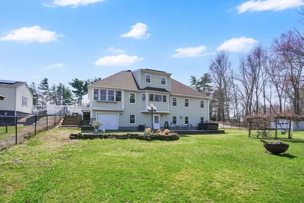 $549,000 | 1542 South Branch Parkway, Springfield, MA 01129