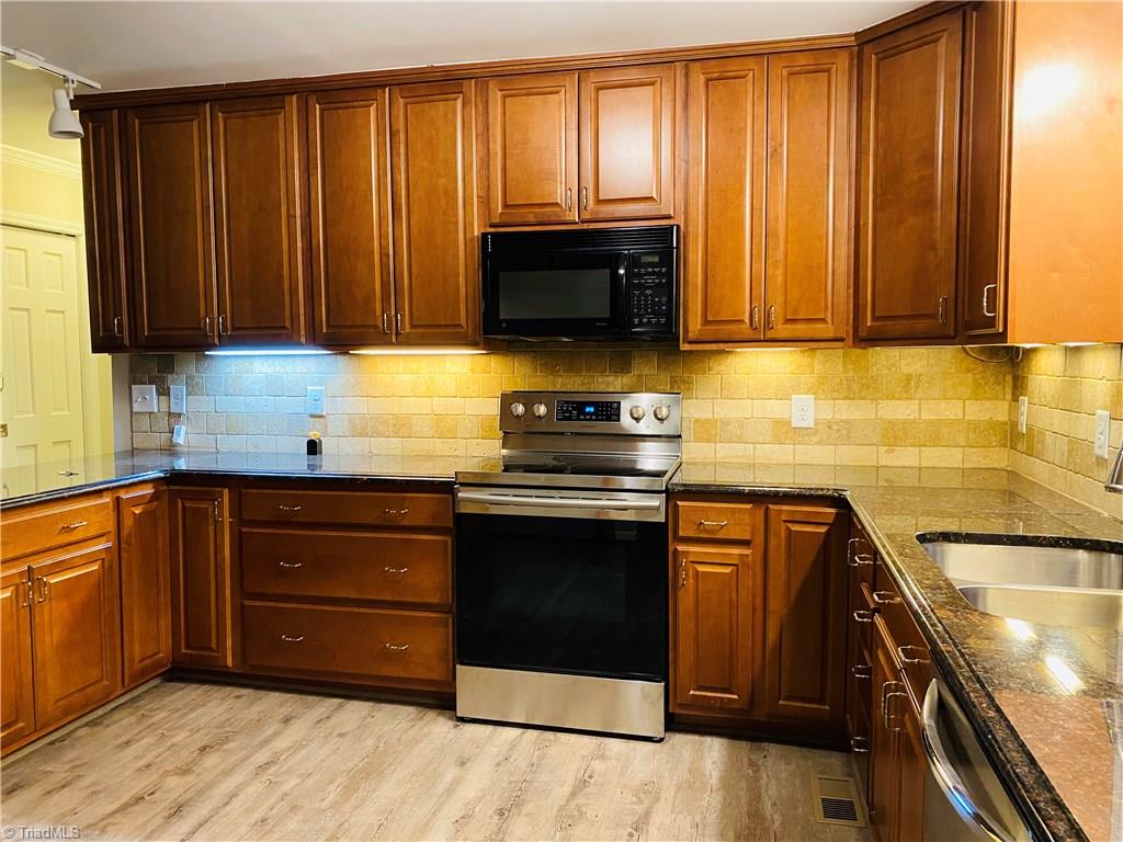 6409 Hollow River Drive Oak Ridge, NC 27310 - Photo 9 of 15 Gallery Image 9