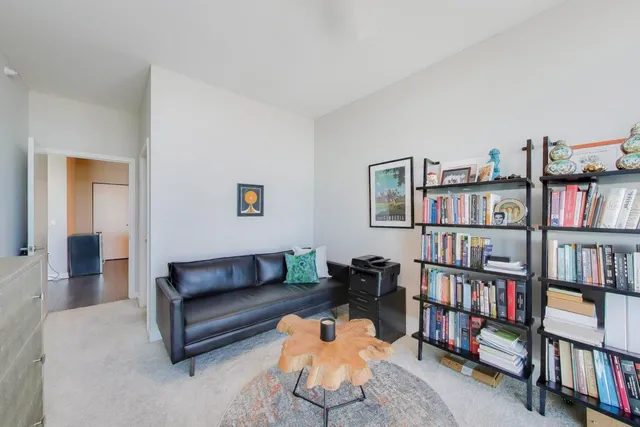 $4,000 | 1629 South Prairie Avenue, Unit 2403, Chicago, IL 60616