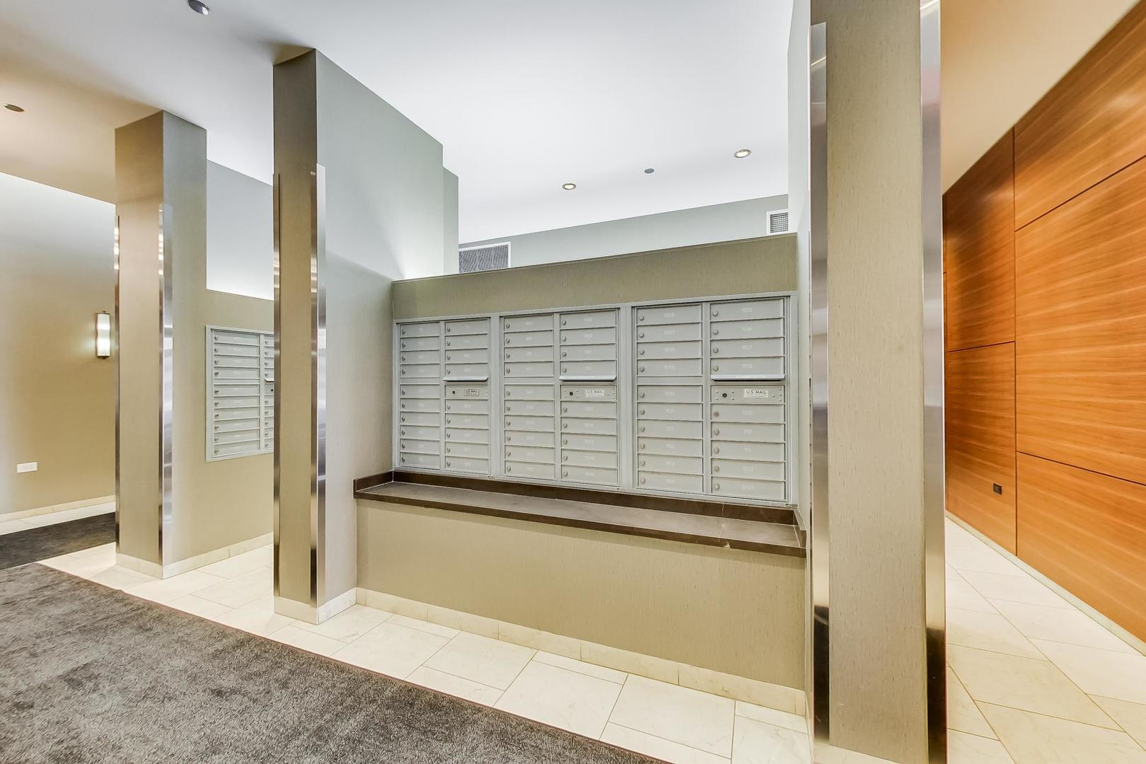 1629 South Prairie Avenue, Unit 2403 Chicago, IL 60616 - Photo 34 of 37