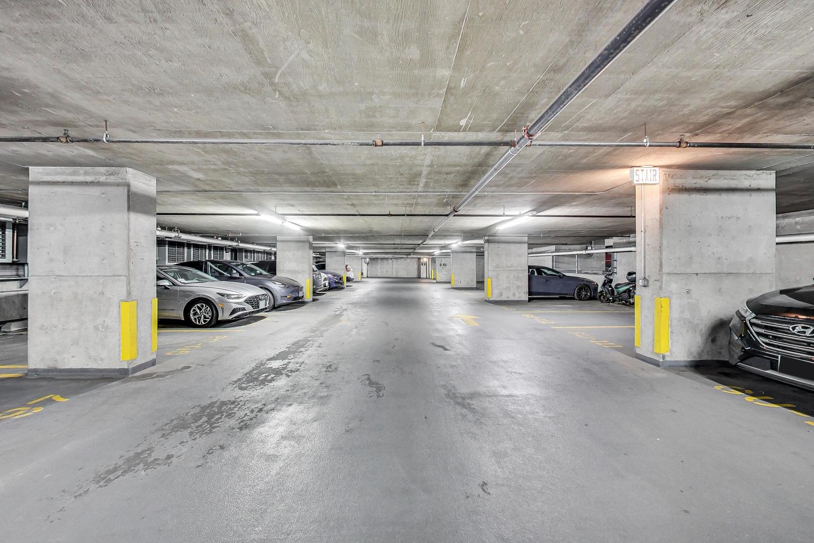 1629 South Prairie Avenue, Unit 2403 Chicago, IL 60616 - Photo 36 of 37