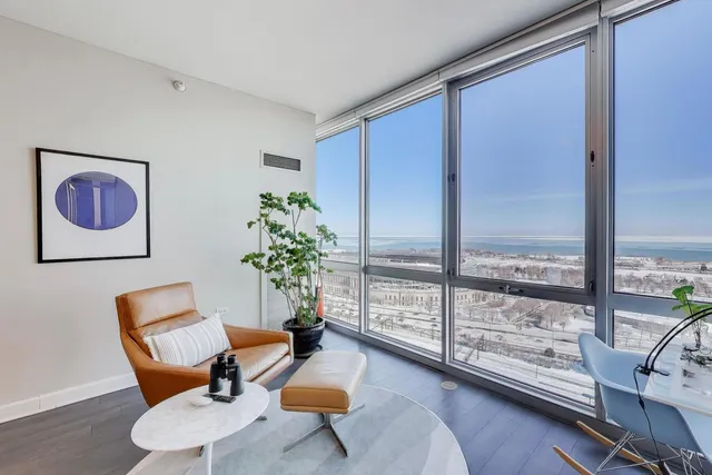 $4,000 | 1629 South Prairie Avenue, Unit 2403, Chicago, IL 60616