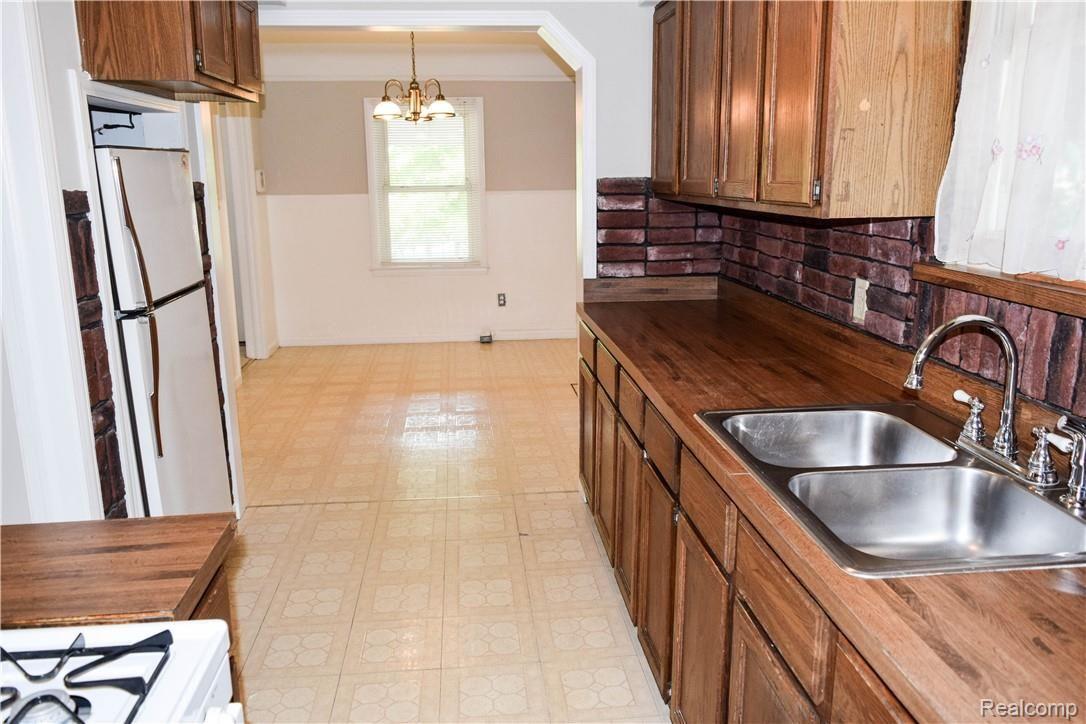 18824 Reed Street Melvindale, MI 48122 - Photo 28 of 48 DSC_0535.jpg
