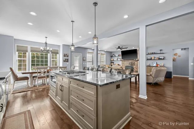 $685,000 | 39247 Rangers Way, Antioch, IL 60002