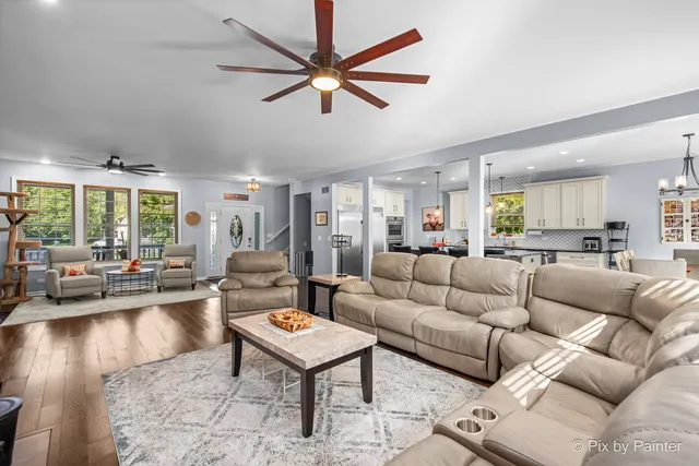 $685,000 | 39247 Rangers Way, Antioch, IL 60002