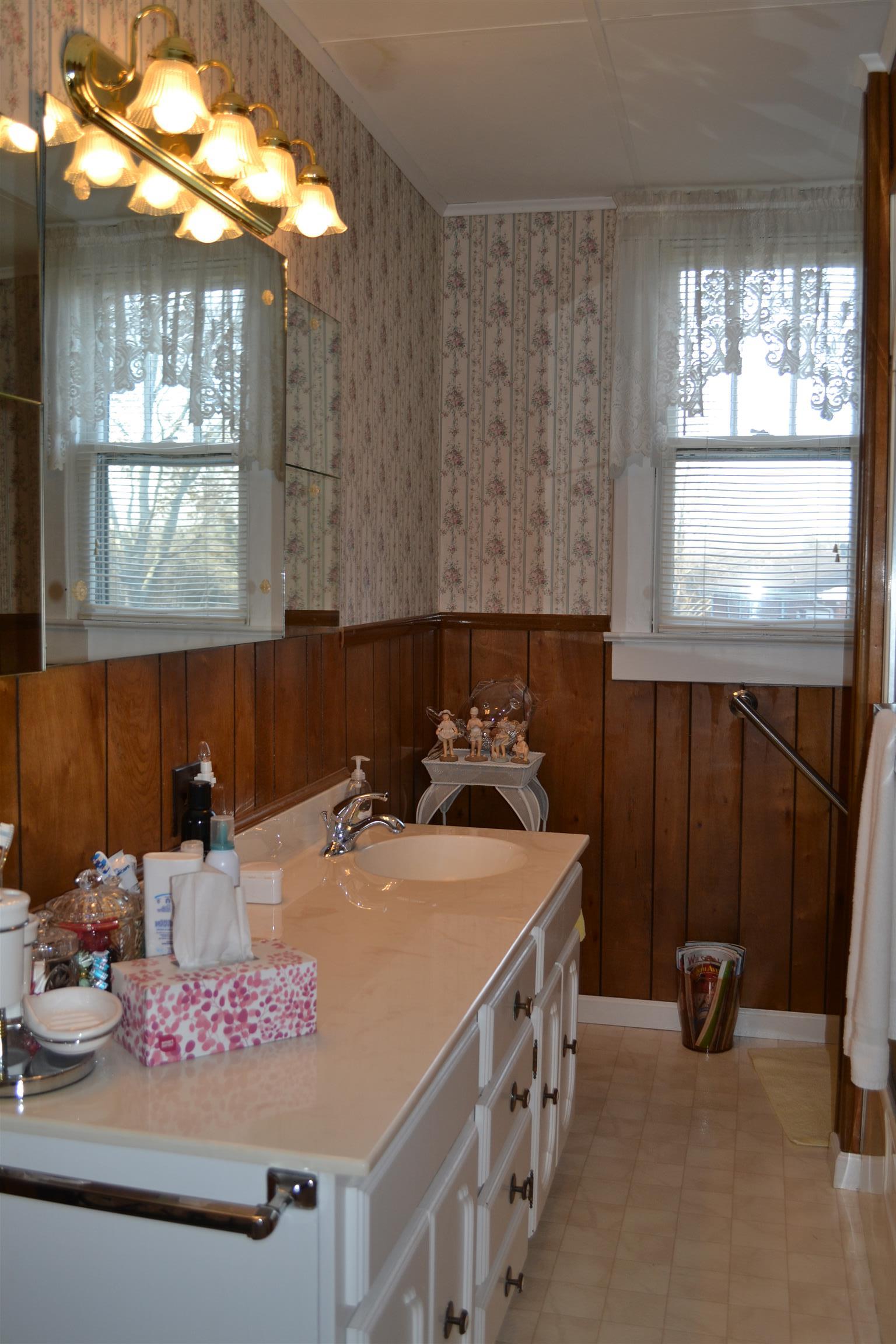 845 Peyton Road Lebanon, TN 37087 - Photo 10 of 24 Bathroom