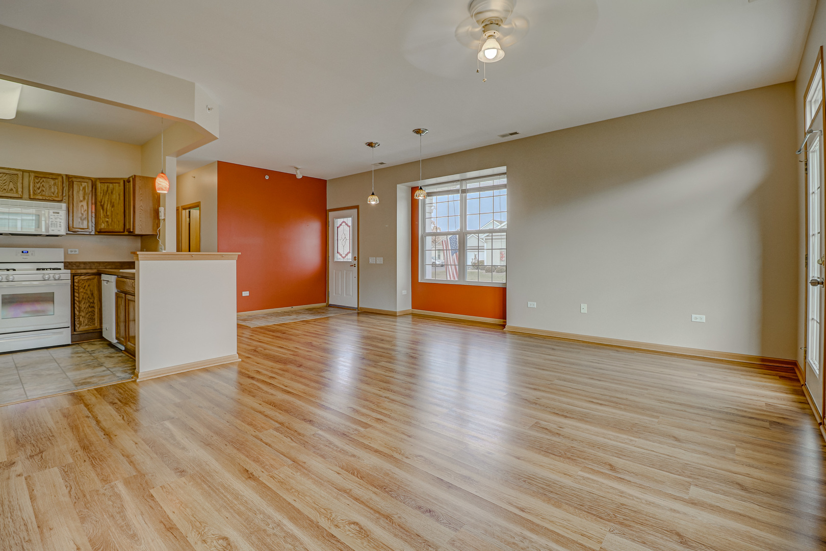 13585 Hemlock Road, Unit 13585 Huntley, IL 60142 - Photo 3 of 12