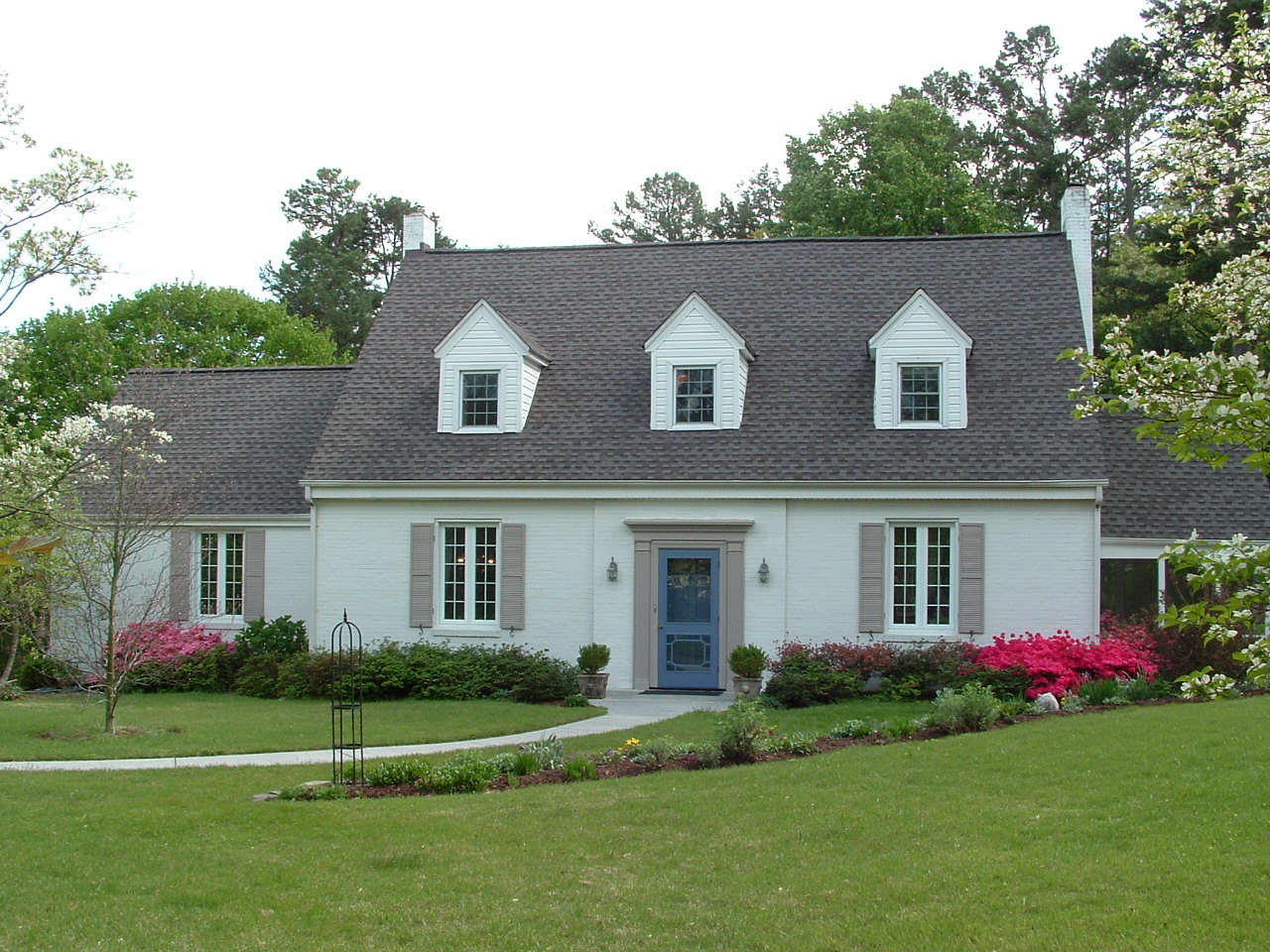 2205 Deyerle Road Southwest Roanoke, VA 24018 - Photo 1 of 103 2205 Deyerle Rd Front