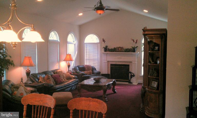 8123 Meetze Road Warrenton, VA 20187 - Photo 9 of 26 Family Room
