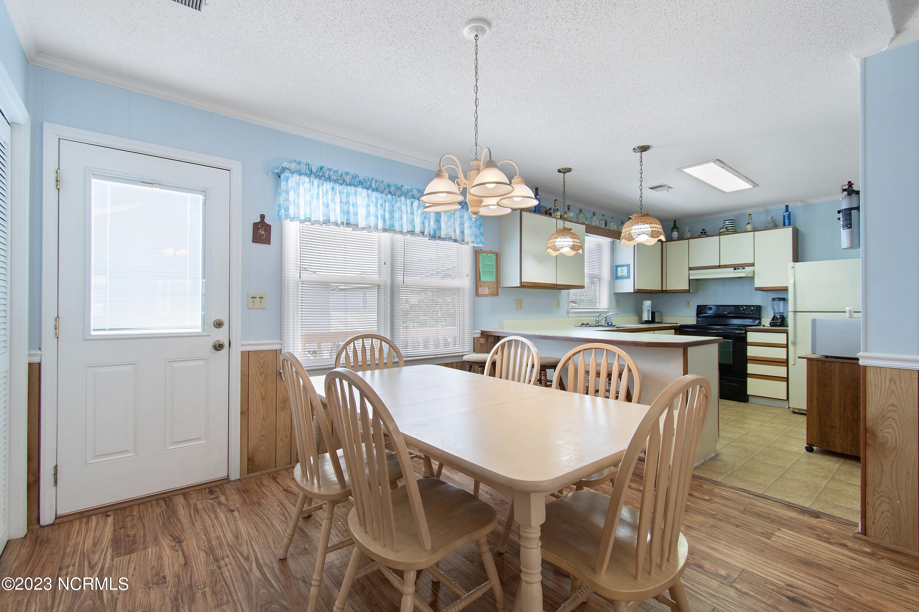 414 5th Street Sunset Beach, NC 28468 - Photo 16 of 47 Dining & Kitchen Space