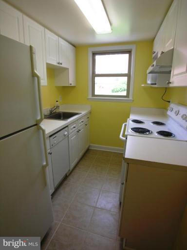 4641 20th Road North, Unit 6 Arlington, VA 22207 - Photo 3 of 6 Kitchen