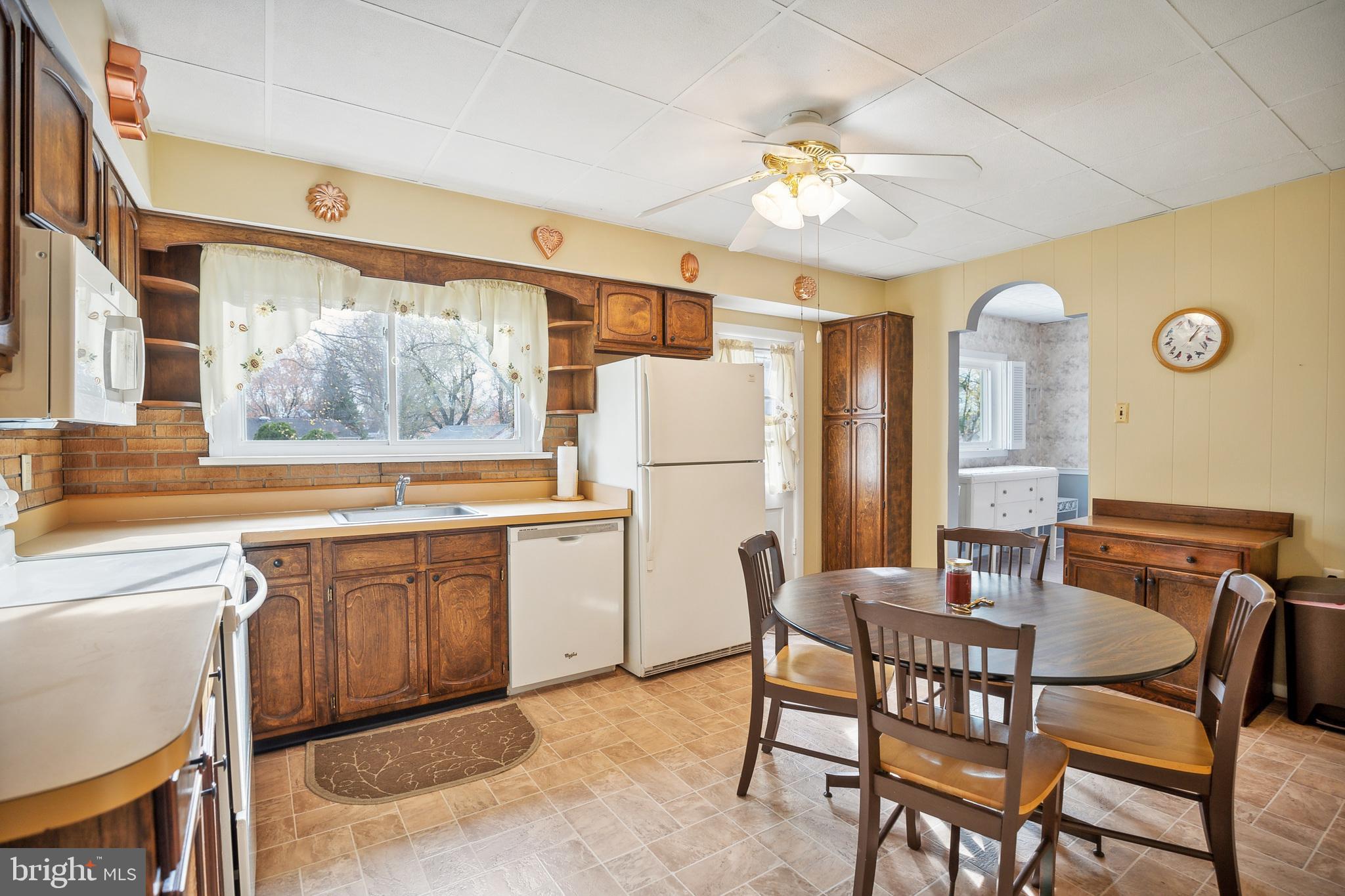 142 Oxford Road Cinnaminson, NJ 08077 - Photo 9 of 37 Gallery Image 9