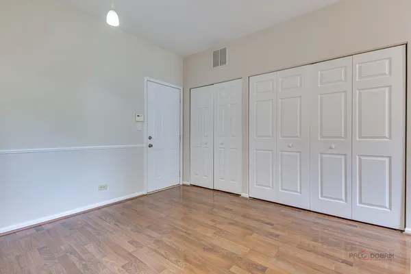 $2,250 | 45 South Oakhurst Drive, Aurora, IL 60504