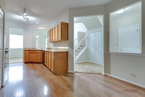 $2,250 | 45 South Oakhurst Drive, Aurora, IL 60504