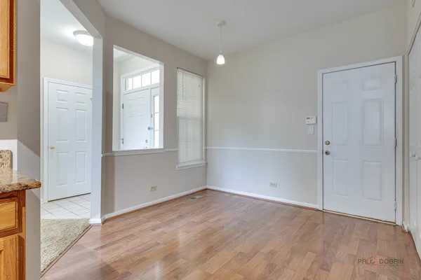 $2,250 | 45 South Oakhurst Drive, Aurora, IL 60504