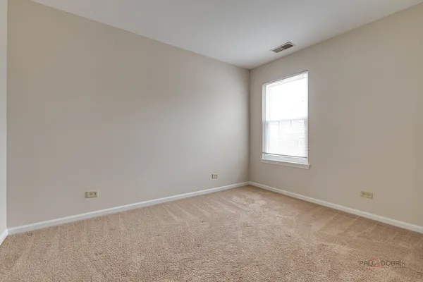 $2,250 | 45 South Oakhurst Drive, Aurora, IL 60504