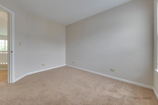 $2,250 | 45 South Oakhurst Drive, Aurora, IL 60504