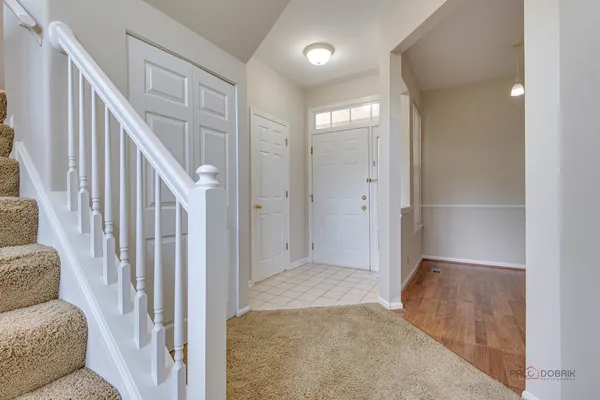 $2,250 | 45 South Oakhurst Drive, Aurora, IL 60504