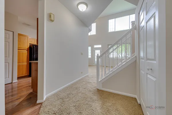 $2,250 | 45 South Oakhurst Drive, Aurora, IL 60504