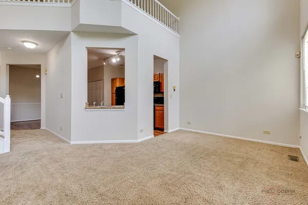 $2,250 | 45 South Oakhurst Drive, Aurora, IL 60504