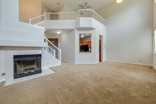 $2,250 | 45 South Oakhurst Drive, Aurora, IL 60504