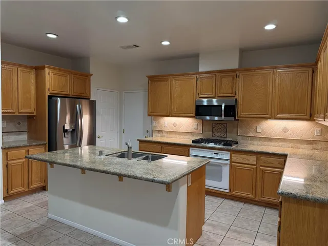 $4,850 | 26574 Oakdale Canyon Lane, Canyon Country, CA 91387