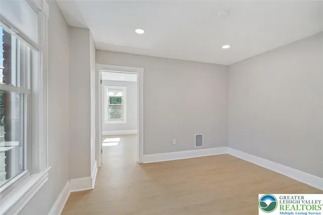 $1,700 | 41 South Warren Street, Easton, PA 18042