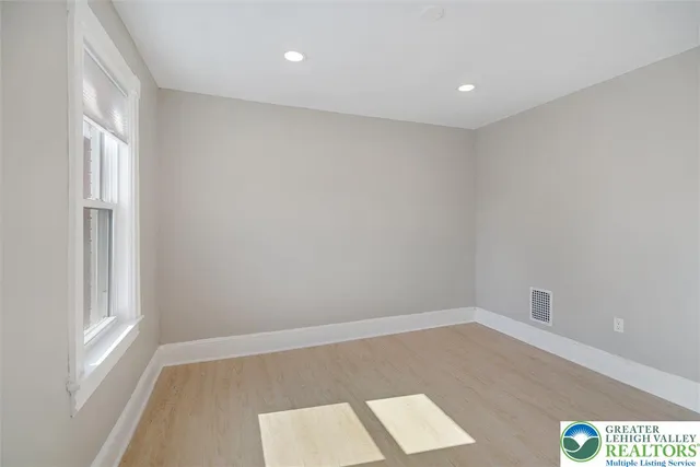 $1,700 | 41 South Warren Street, Easton, PA 18042