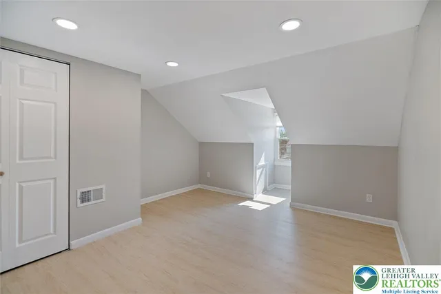 $1,700 | 41 South Warren Street, Easton, PA 18042