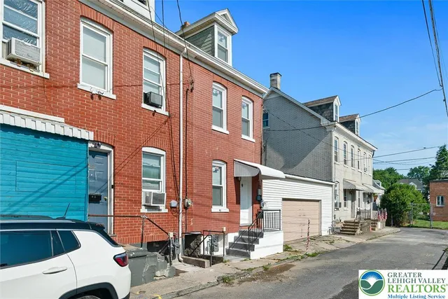 $1,700 | 41 South Warren Street, Easton, PA 18042