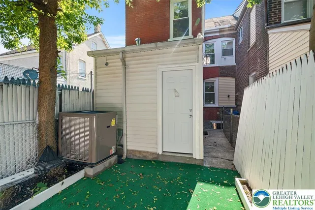 $1,700 | 41 South Warren Street, Easton, PA 18042