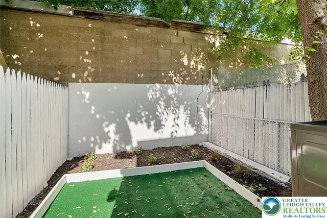 $1,700 | 41 South Warren Street, Easton, PA 18042