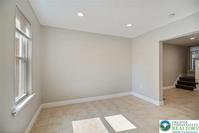 $1,700 | 41 South Warren Street, Easton, PA 18042