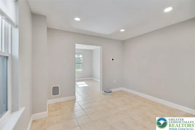 $1,700 | 41 South Warren Street, Easton, PA 18042