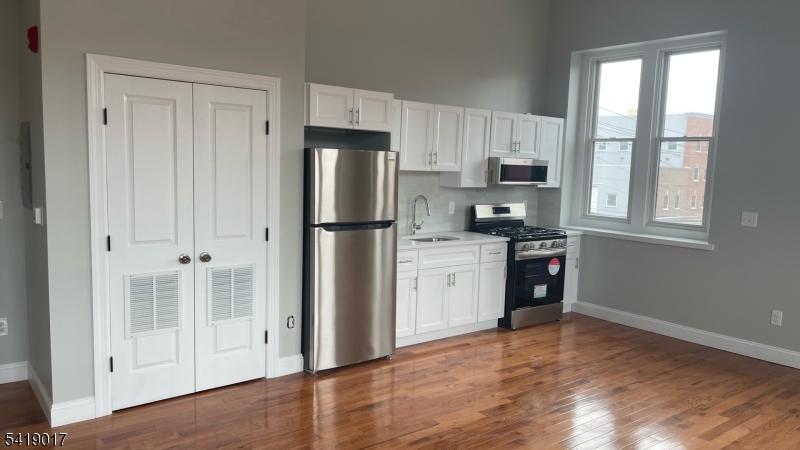 38 Mill Street Paterson, NJ 07501 - Photo 7 of 21