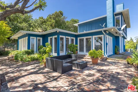 $1,699,999 | 3661 Sunswept Drive, Studio City, CA 91604