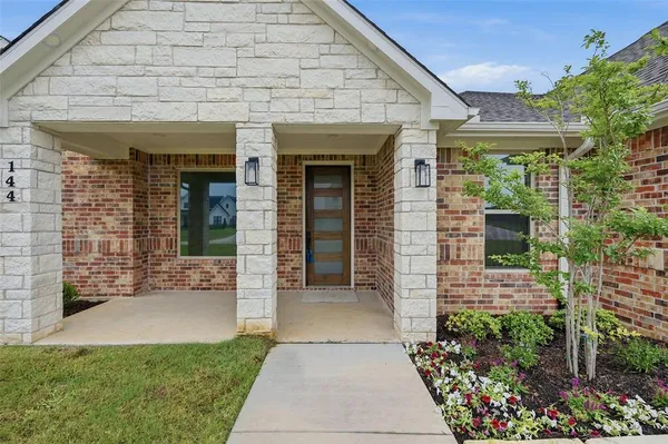 $519,000 | 144 Shawnee Trail, Pottsboro, TX 75076