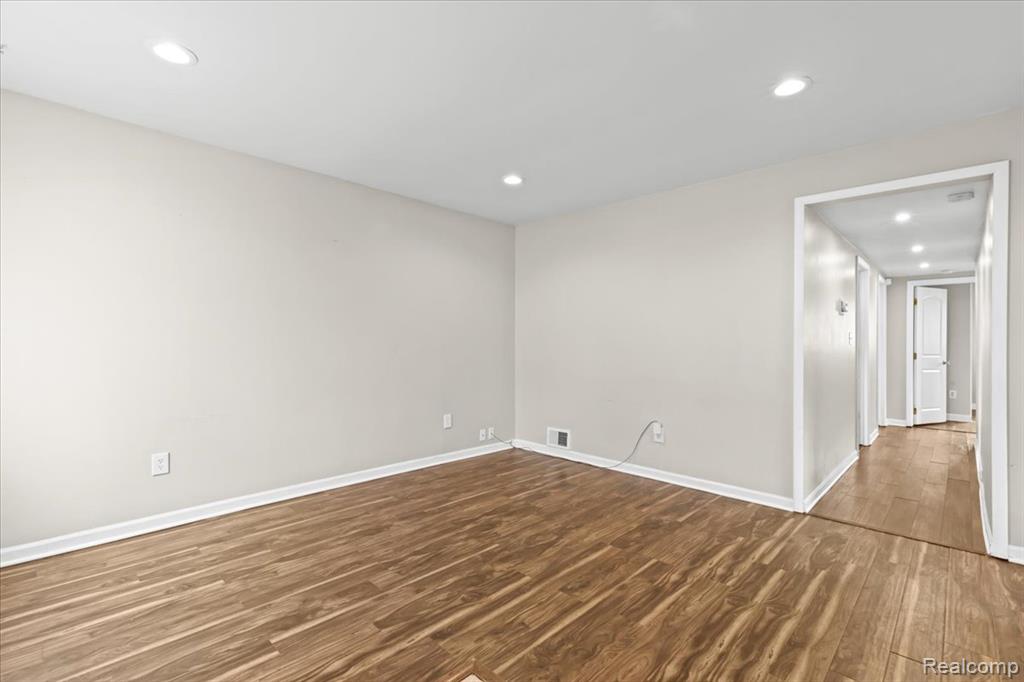 8111 Timken Avenue Warren, MI 48089 - Photo 4 of 17