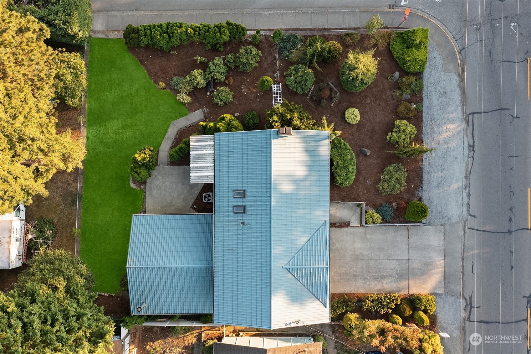 1005 Ave A Snohomish, WA 98290 - Photo 20 of 27 an aerial view of a residential houses with outdoor space
